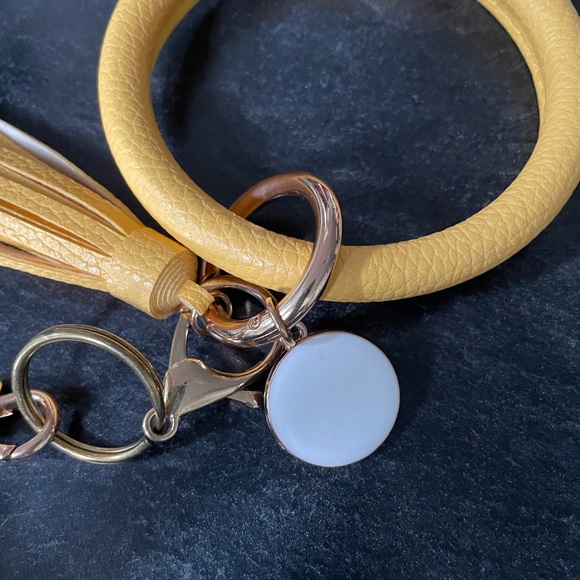 Leather Yellow Ring Bracelet NWOT - Picture 3 of 5